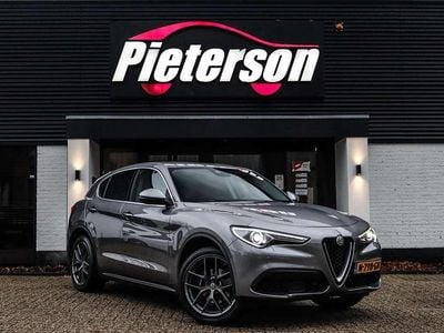 Grijs Gebruikt 2017 Alfa Romeo Stelvio SUV | € 23.949 (Eerlijke prijs)