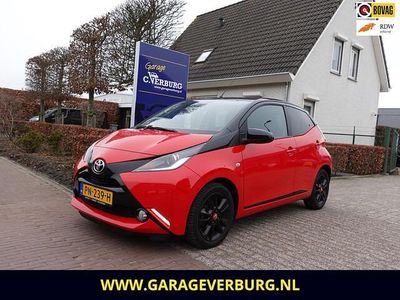 Rood Occasion 2017 Toyota Aygo X-cite Hatchback | € 9.950 (Eerlijke prijs)