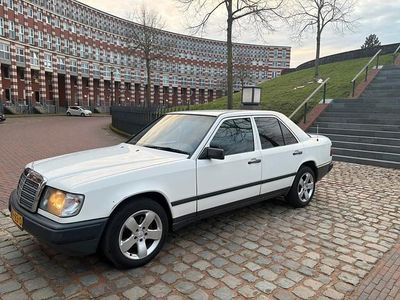 Occasion 1985 Mercedes E250 | € 8.950