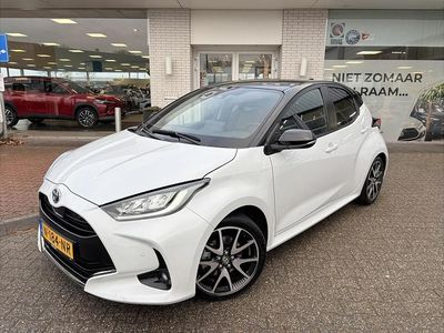 Wit Gebruikt 2021 Toyota Yaris Hybrid Executive Hatchback | € 22.895 (Iets duurder)