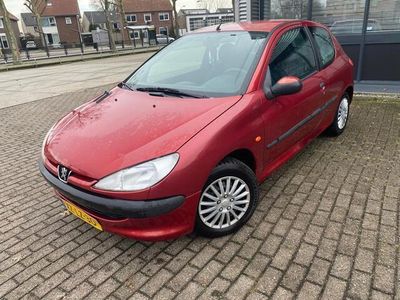 tweedehands Peugeot 206 1.4 XT/NAP/APK/ELECT. RAMEN/WEINIG KM