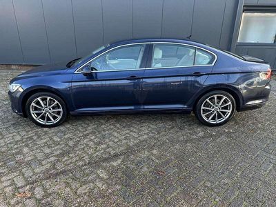 Blauw Gebruikt 2015 VW Passat Edition Sedan | € 8.000 (Duur)