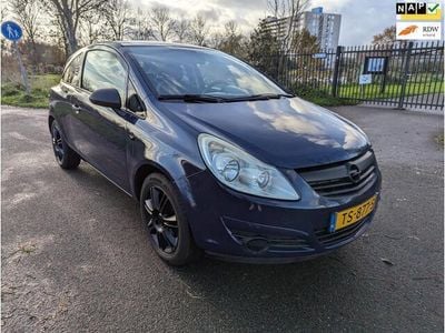 Blauw Occasion 2009 Opel Corsa Selection Hatchback | € 1.995 (Eerlijke prijs)