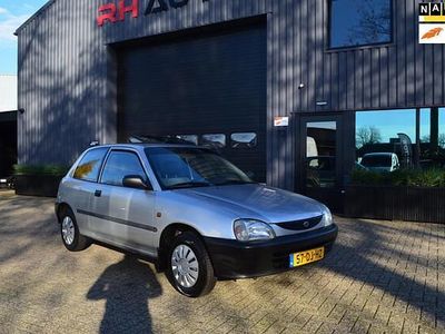 Grijs Gebruikt 1999 Daihatsu Charade Hatchback | € 2.250