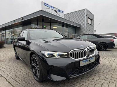 Zwart Occasion 2023 BMW 330 Stationwagen | € 41.750 (Eerlijke prijs)