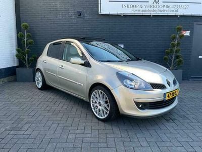 Beige Gebruikt 2007 Renault Clio II Initiale Hatchback | € 4.950 (Iets duurder)