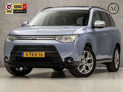 Blauw (metallic) Occasion 2014 Mitsubishi Outlander P-HEV SUV | € 13.445 (Eerlijke prijs)
