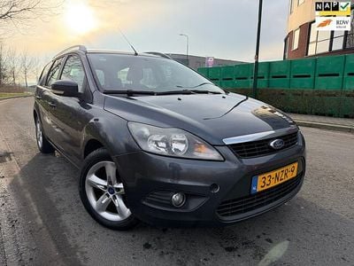 Grijs (metallic) Occasion 2010 Ford Focus Stationwagen | € 1.445 (Eerlijke prijs)