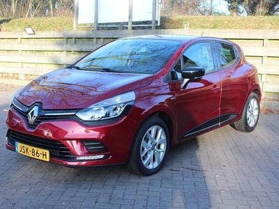 Rood Occasion 2019 Renault Clio IV LIMITED Hatchback | € 11.980 (Iets duurder)