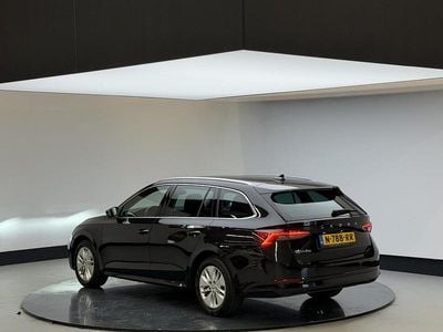 Zwart Occasion 2022 Skoda Octavia Business Line Stationwagen | € 16.425 (Goede deal)
