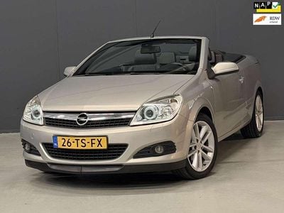 Grijs (metallic) Gebruikt 2007 Opel Astra Cabriolet Cosmo Cabriolet | € 5.400 (Eerlijke prijs)