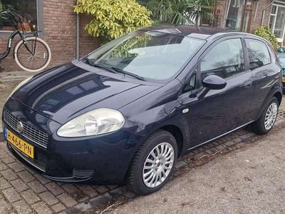 Blauw Occasion 2009 Fiat Punto Active MPV | € 975 (Eerlijke prijs)