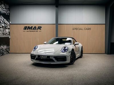 Porsche 911 Carrera GTS