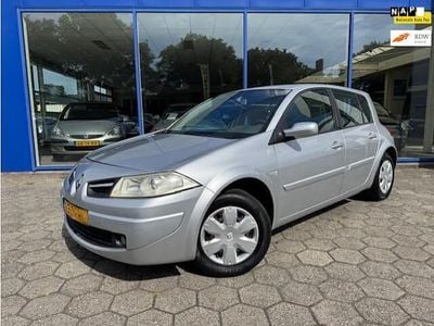 Grijs Gebruikt 2008 Renault Mégane III Business Hatchback | € 2.499 (Goede deal)