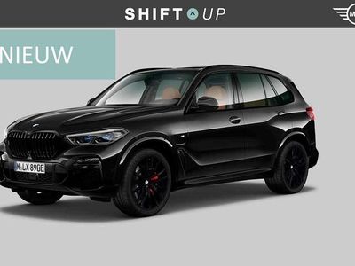 Zwart (metallic) Occasion 2021 BMW X5 M Sport SUV | € 59.940 (Eerlijke prijs)