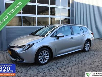 Grijs Occasion 2023 Toyota Corolla Active Stationwagen | € 23.950 (Eerlijke prijs)
