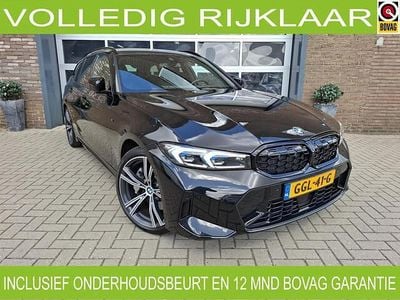 Zwart, metallic lak Gebruikt 2023 BMW 330 Comfort Edition Stationwagen | € 41.950 (Eerlijke prijs)