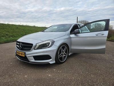 Zilver Gebruikt 2014 Mercedes A180 Prestige Hatchback | € 13.000 (Goede deal)