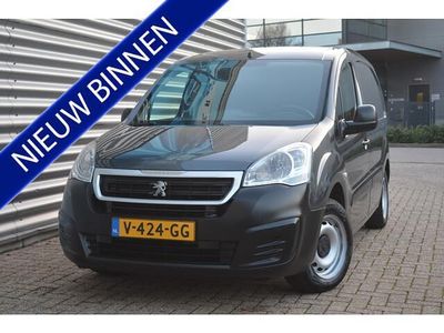 Grijs (metallic) Gebruikt 2017 Peugeot Partner MPV | € 6.950 (Eerlijke prijs)