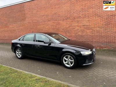 Zwart (metallic) Occasion 2013 Audi A4 Sedan | € 9.950 (Eerlijke prijs)