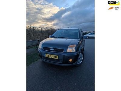 Occasion Ford Fusion Futura 101 PK (74 kW) 2006 Grijs MPV