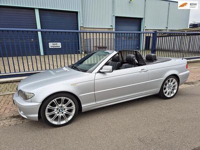 Zilver (metallic) Gebruikt 2003 BMW 320 Executive Cabriolet | € 7.950 (Eerlijke prijs)