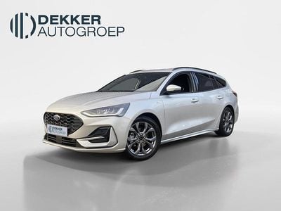 Grijs Gebruikt 2023 Ford Focus ST-Line Stationwagen | € 19.945 (Eerlijke prijs)