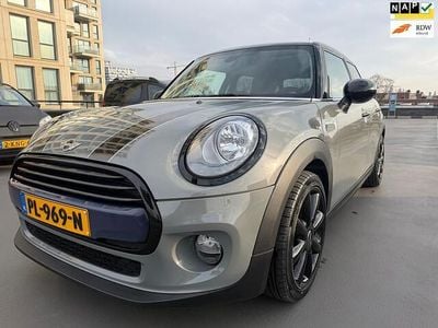 Grijs Occasion 2017 Mini Cooper Business Hatchback | € 12.450 (Super prijs)