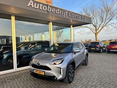 Grijs Gebruikt 2022 Toyota Yaris Hybrid SUV | € 25.950 (Goede deal)