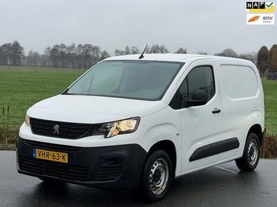 Wit Occasion 2020 Peugeot Partner Premium MPV | € 7.299 (Super prijs)