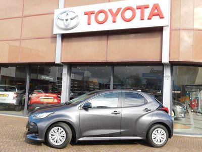 tweedehands Toyota Yaris 1.5 Hybrid Dynamic HEEL VEEL EXTRA'S