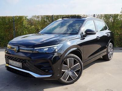 Zwart Nieuw 2025 VW Tiguan R-line SUV | € 50.990 (Eerlijke prijs)