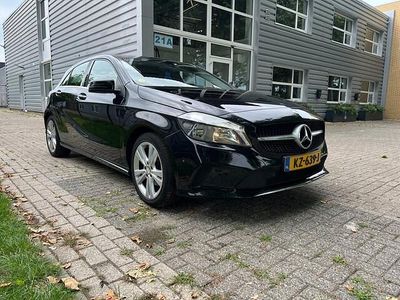 Zwart Occasion 2015 Mercedes A180 Ambition Hatchback | € 8.999 (Eerlijke prijs)