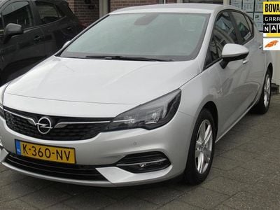 Grijs Gebruikt 2021 Opel Astra Edition Hatchback | € 13.950 (Eerlijke prijs)