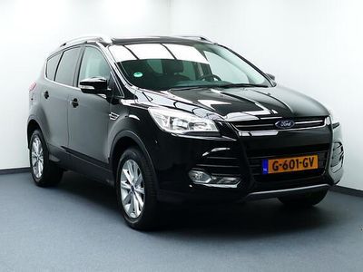 Zwart Gebruikt 2016 Ford Kuga Titanium SUV | € 14.449 (Eerlijke prijs)