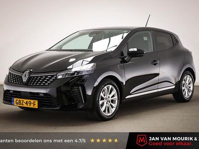 Zwart Gebruikt 2024 Renault Clio V Evolution Hatchback | € 18.695 (Eerlijke prijs)