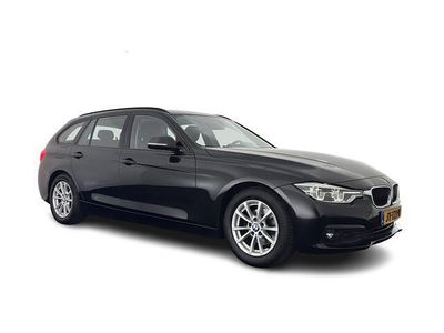 Zwart (metallic) Gebruikt 2016 BMW 316 Executive Stationwagen | € 10.445 (Eerlijke prijs)