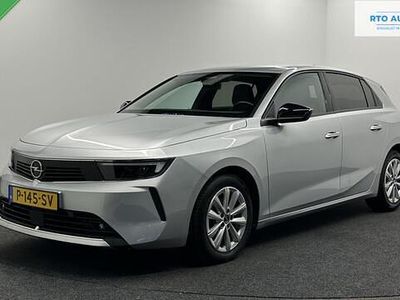 Grijs Gebruikt 2022 Opel Astra Business Edition Hatchback | € 18.250 (Eerlijke prijs)