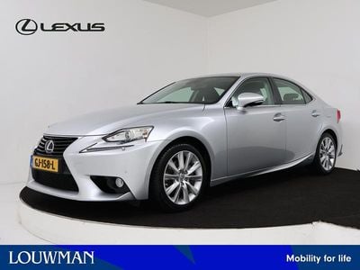 Lexus IS300h