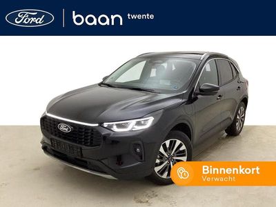 Zwart (metallic) Occasion 2024 Ford Kuga Titanium SUV | € 38.790 (Eerlijke prijs)
