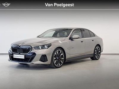 Grijs Occasion 2024 BMW i5 M Sport Sedan | € 58.900 (Eerlijke prijs)