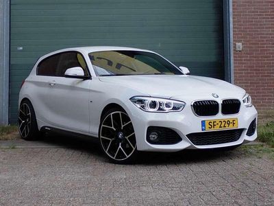 Wit Gebruikt 2018 BMW 118 Executive Hatchback | € 15.750 (Eerlijke prijs)