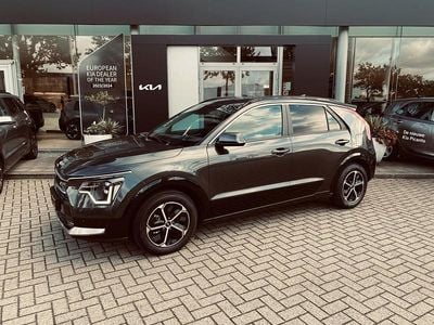 Zwart Occasion 2023 Kia Niro SUV | € 35.945 (Duur)