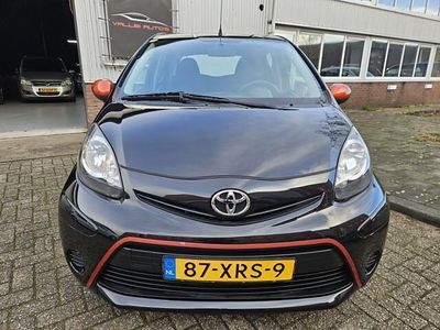 Zwart Gebruikt 2012 Toyota Aygo Edition Hatchback | € 5.450 (Eerlijke prijs)