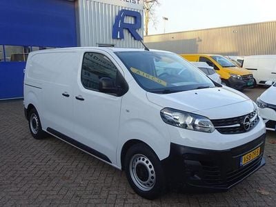 Wit Gebruikt 2022 Opel Vivaro-e Combi S Van | € 17.950