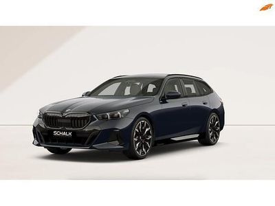 Zwart (metallic) Gebruikt 2025 BMW 520 M Sport Stationwagen | € 61.950 (Eerlijke prijs)