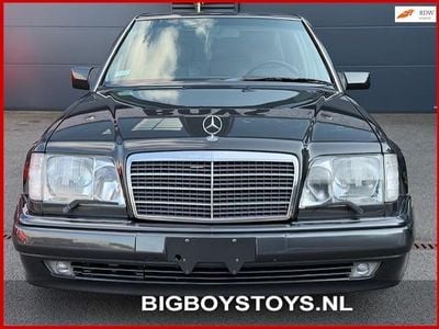 Zwart Occasion 1994 Mercedes E500 Sedan | € 46.900
