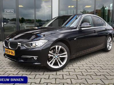 tweedehands BMW 320 3-SERIE i Luxury Line | Xenon | Leder | Trekhaak |