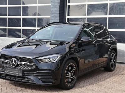 Zwart Occasion 2020 Mercedes GLA200 AMG line SUV | € 34.950 (Eerlijke prijs)