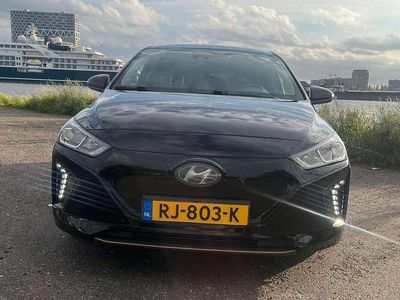 Zwart Occasion 2017 Hyundai Ioniq Premium Hatchback | € 9.300 (Duur)